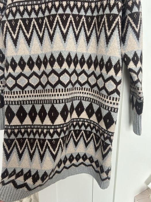 Ciepła sukienka swetrowa na zimę we wzór rozmiar S/M Warehouse