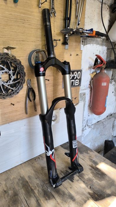 Вилка Rock Shox Lyrik RL