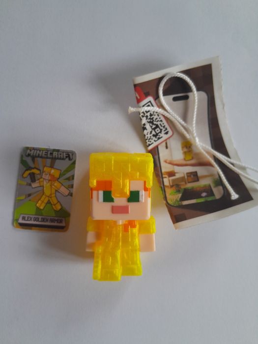 Алекс у золотій броні з kinder JOY minecraft