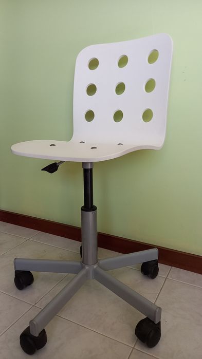 Cadeira de criança para secretária