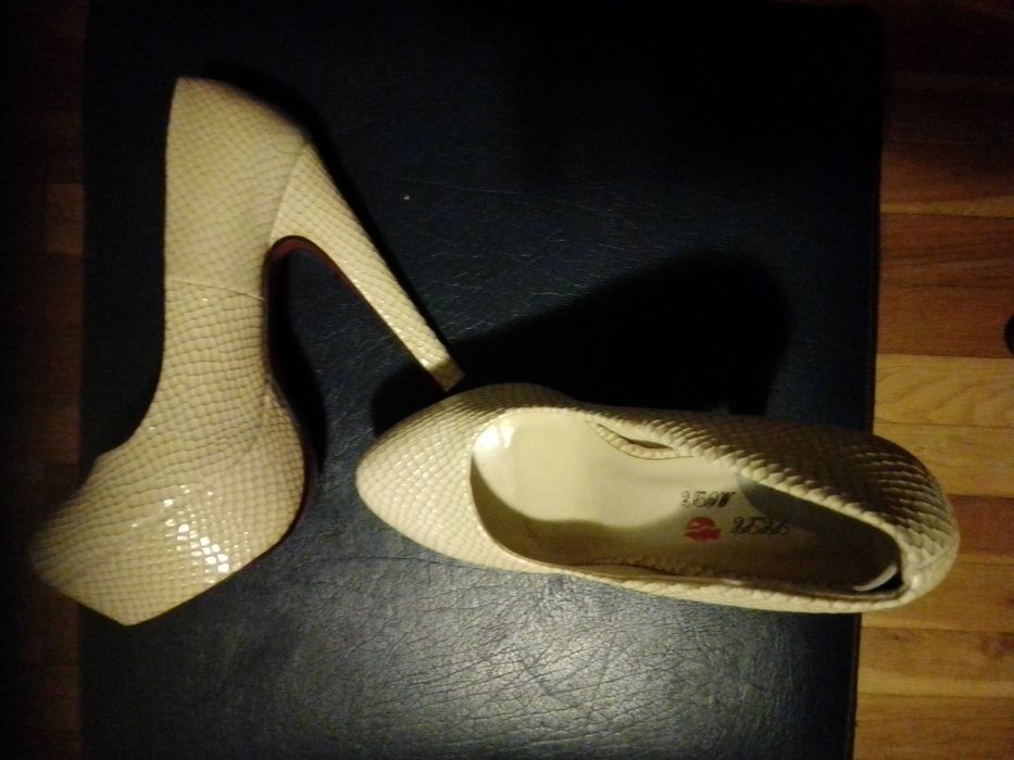 Sapatos feminino