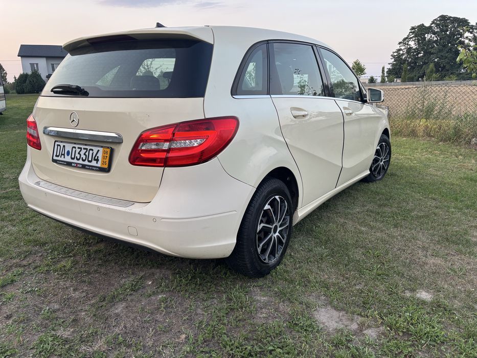 Mercedes B180CDi/2013/109KM/Automat/Skóra /Ksenon