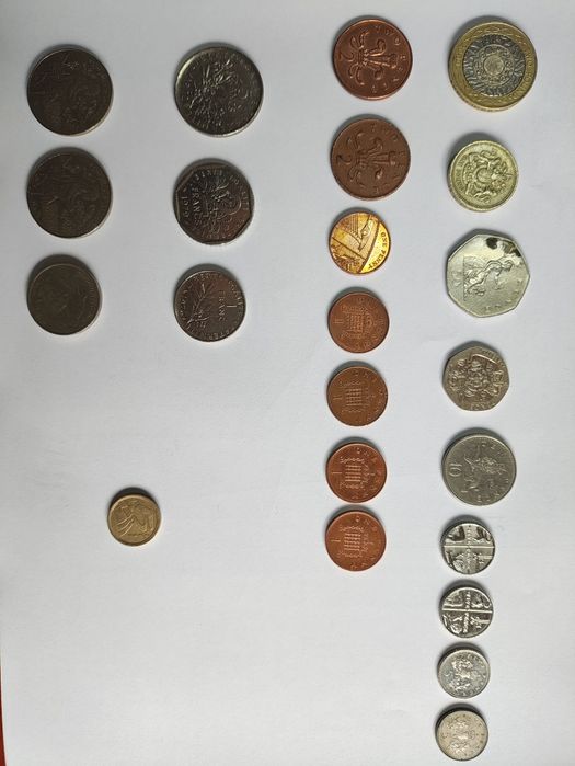 Moedas Escudos, Pesetas, Francos, Dinars, Real