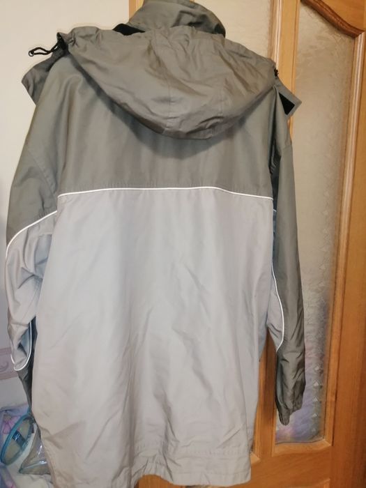 Чоловіча куртка.