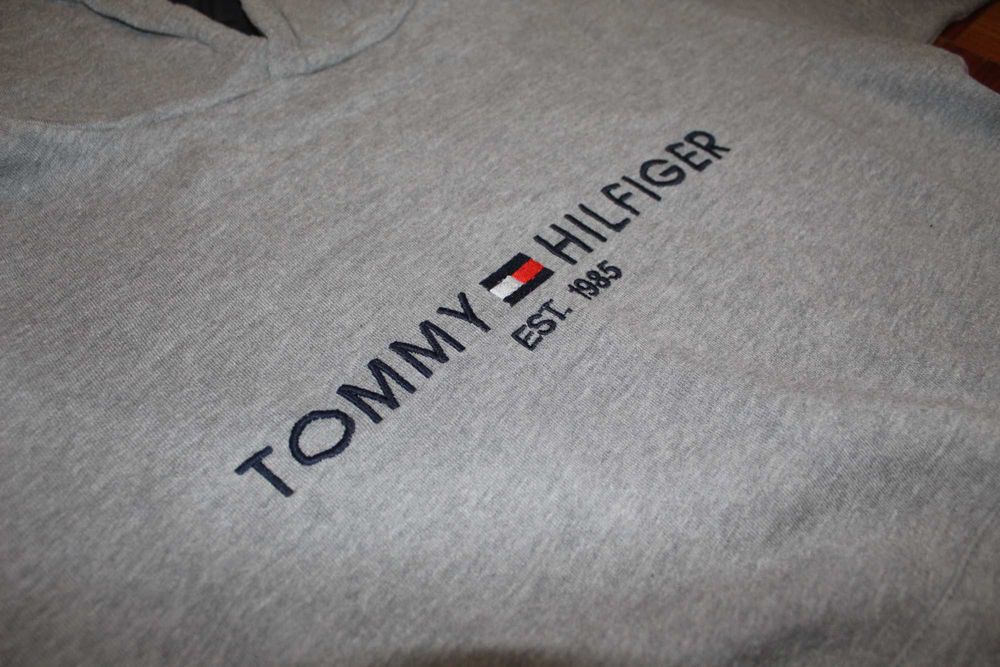 moletom cinza da Tommy Hilfiger