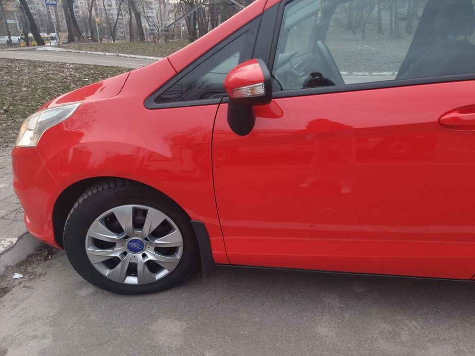 Продаж машини Ford B-max