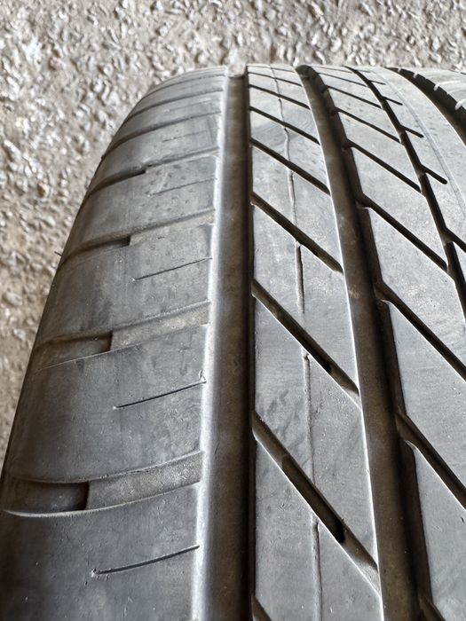 Резина, шини є GoodyYear Eagle F1 255/50 R19