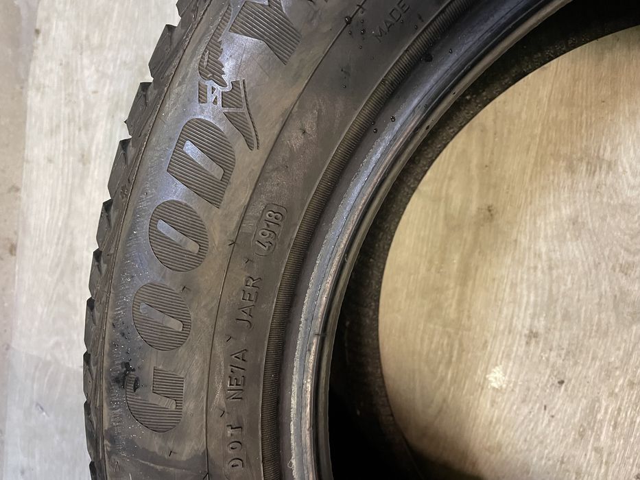 Goodyear vector 4 seasons R17