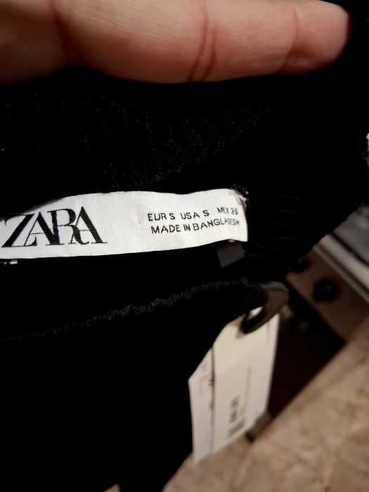 Vestido Zara,com bota Breskha.