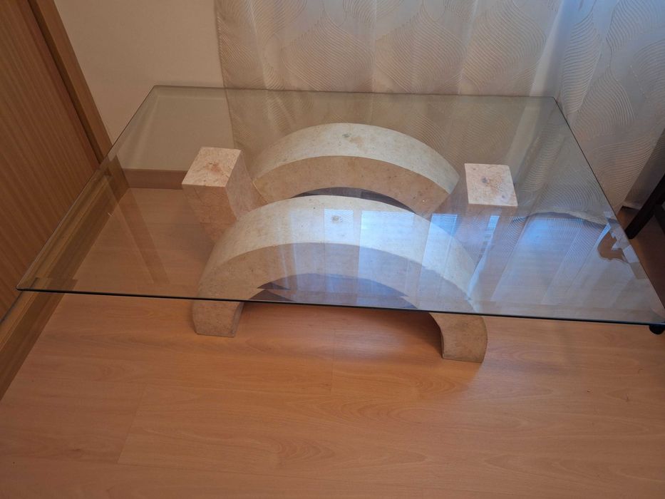 móveis de sala cadeirão e mesa de centro