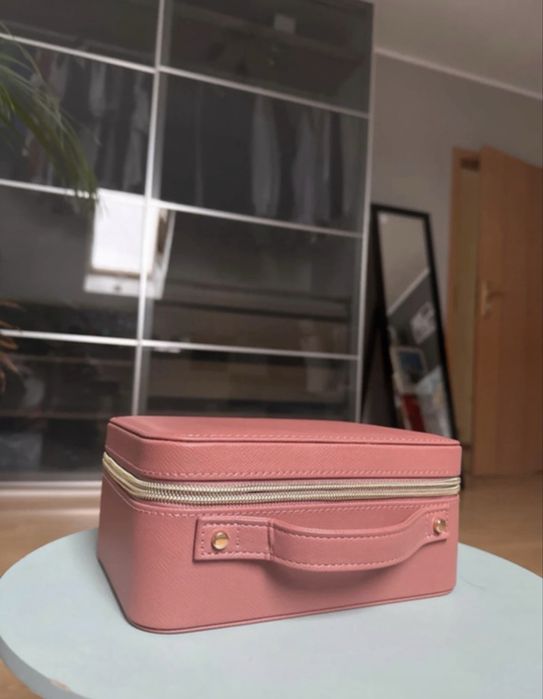 Kosmetyczka z lusterkiem