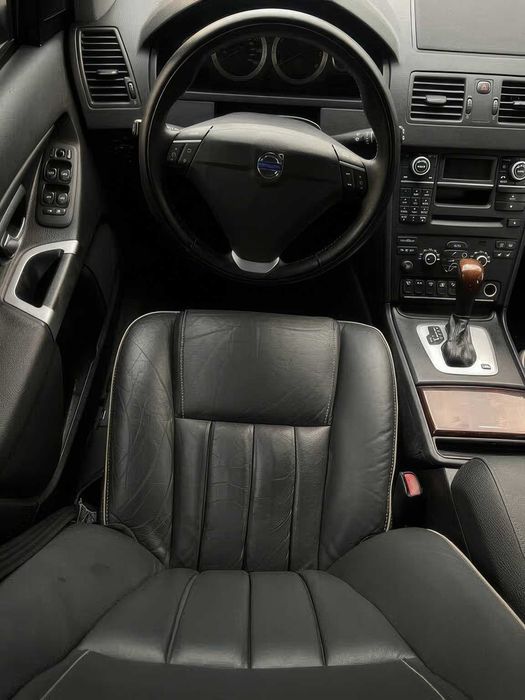 Volvo XC90      2014