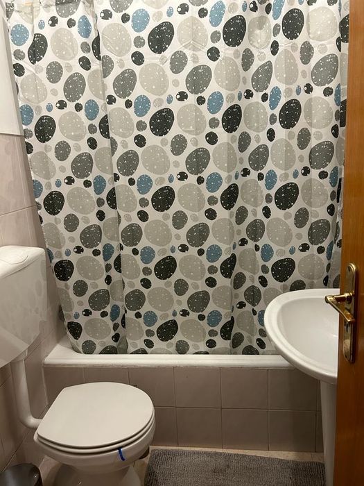Alugo quarto em algés