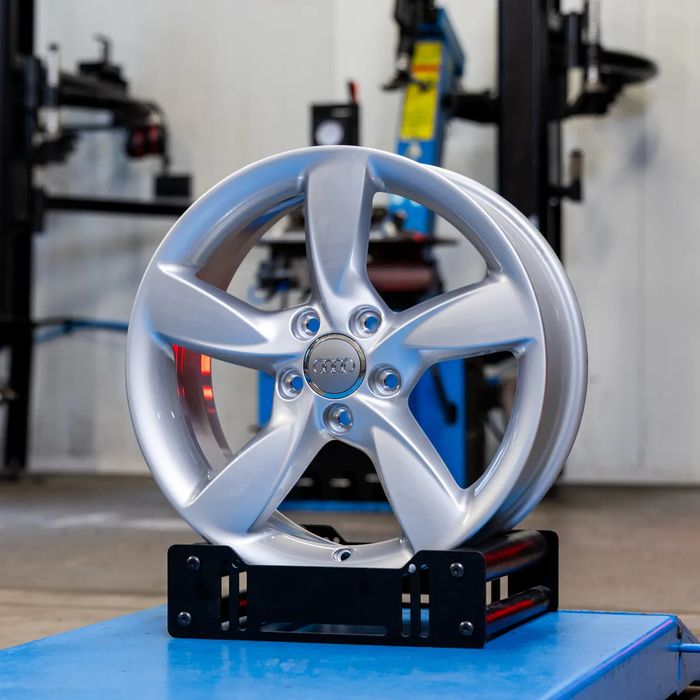 NOWE ORYGINALNE Felgi aluminiowe Audi 17" A3 A4 A5 A6 A8 Q2 Q3 TT