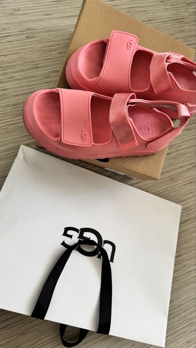 Продам сандалі UGG