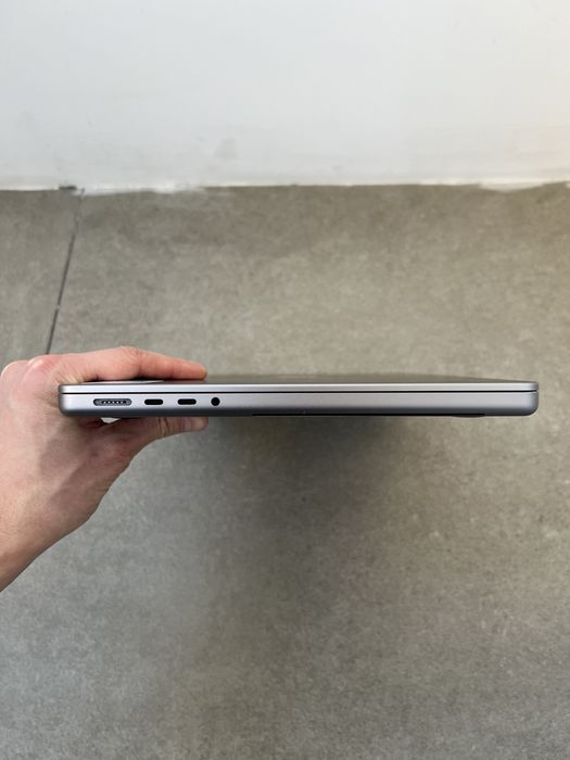 990$ MacBook Pro 14 2021 MKGP3 M1 Pro / 16 GB / 512GB SSD
