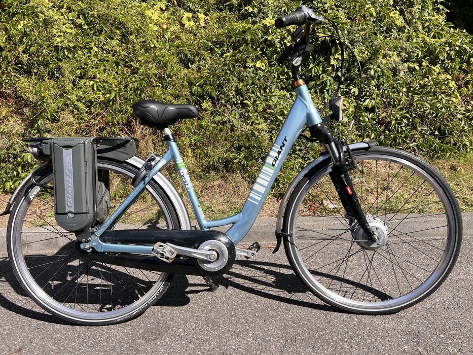 Ładny rower elektryczny GIANT TWIST na dwie baterie + gratis orginalne sakwy /A