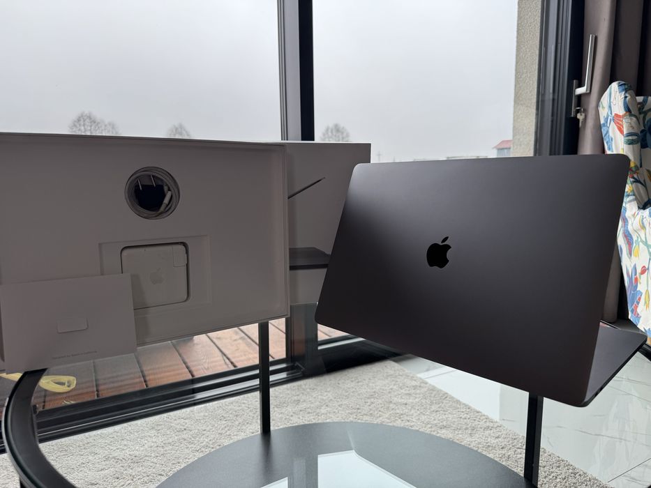 Macbook Pro 15” Space Gray 2017 i7 16 GB RAM 256 GB