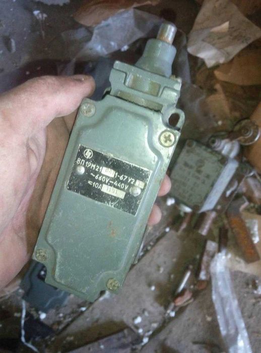 Выключатели, переключатели разные