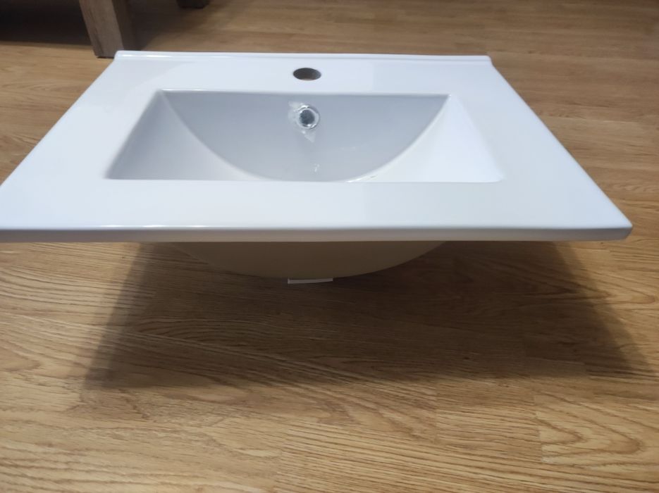 Sprzedam umywalkę 50x40