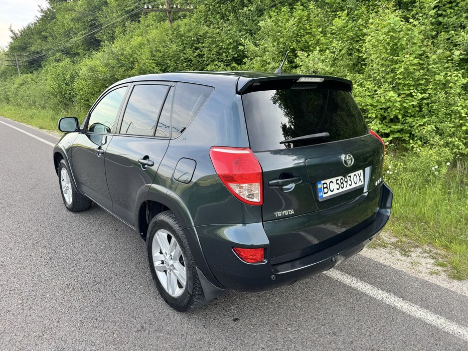 Продам власне авто toyota rav 4