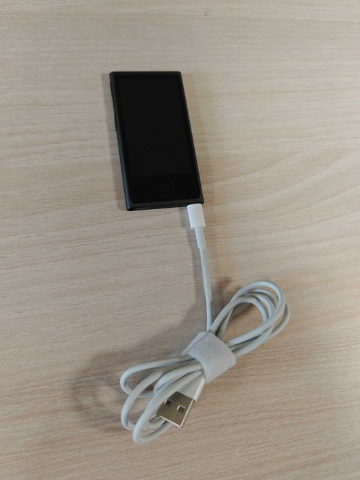 Odtwarzacz mp3 IPOD nano touch a1446