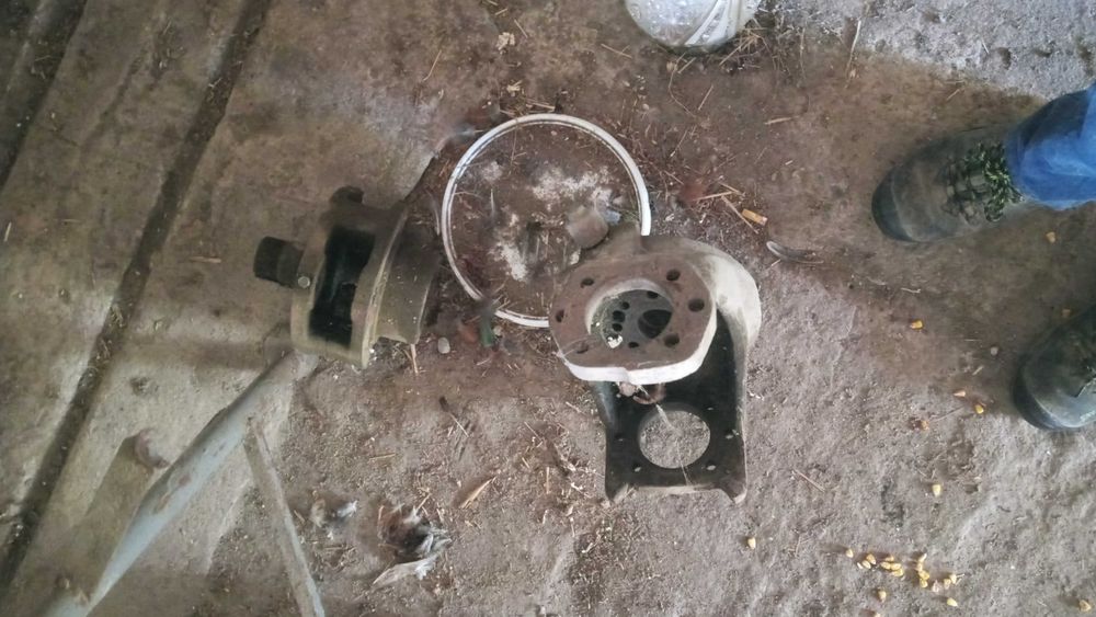 zwrotnica przedni napęd ursus zetor  6 cyl.