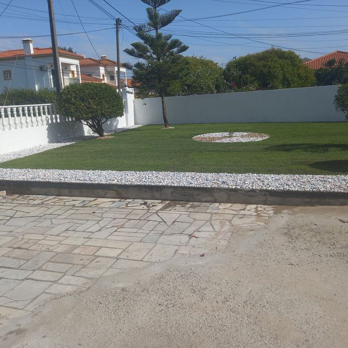 Relva natural apartir de 6€por metro . colocação  da mesma  sobre orça