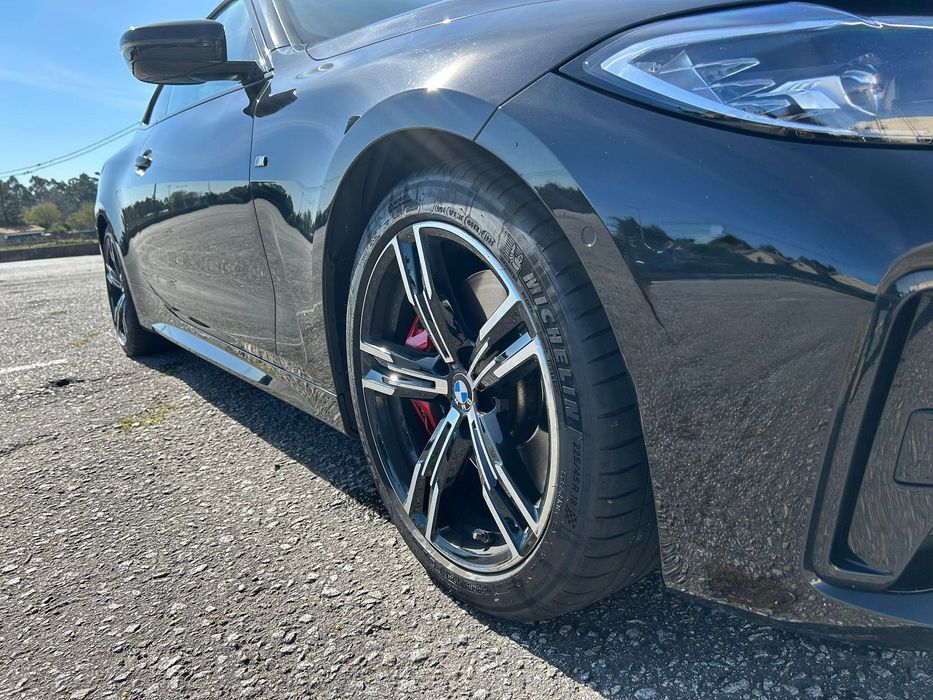 BMW 430i Coupé com Pack M