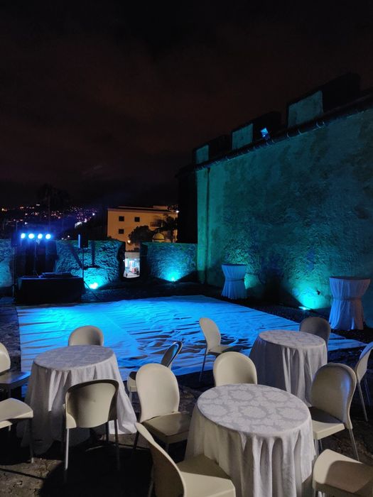 DJ e aluguer de som, luz e +extras.