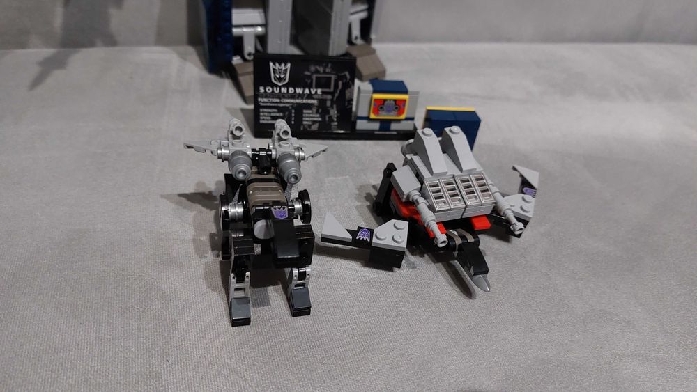 Klocki Icons 10358 Transformers: Soundwave 1505 elementów