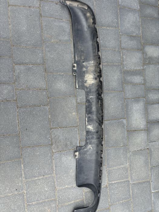 Gril i dokladka zderzaka tył sedan