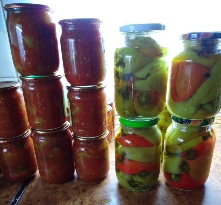 Закрутки, консервований перець, лечо,чорнослив, малина, перець