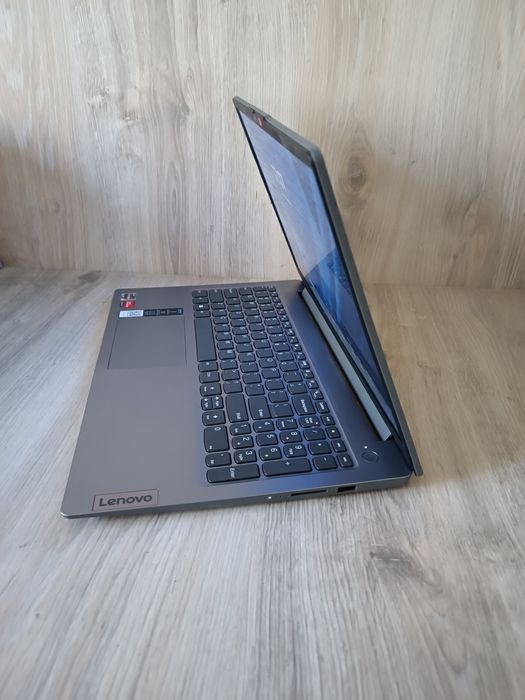 Ноутбук Lenovo Ideapad  Ryzen 5 7520 8GB DDR5 SSD 256GB FullHD Ultrabook