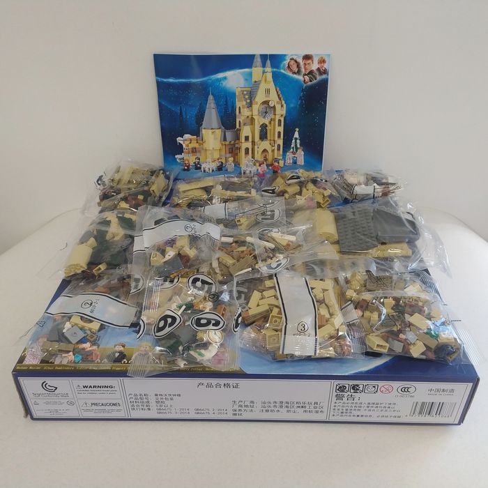 Конструктор Harry Potter Годинникова вежа Хогвартса 922 деталей