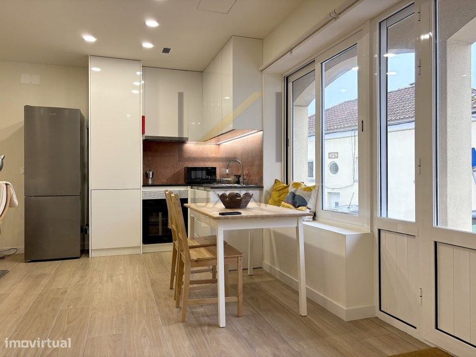 Apartamento T1 luminoso na Parede