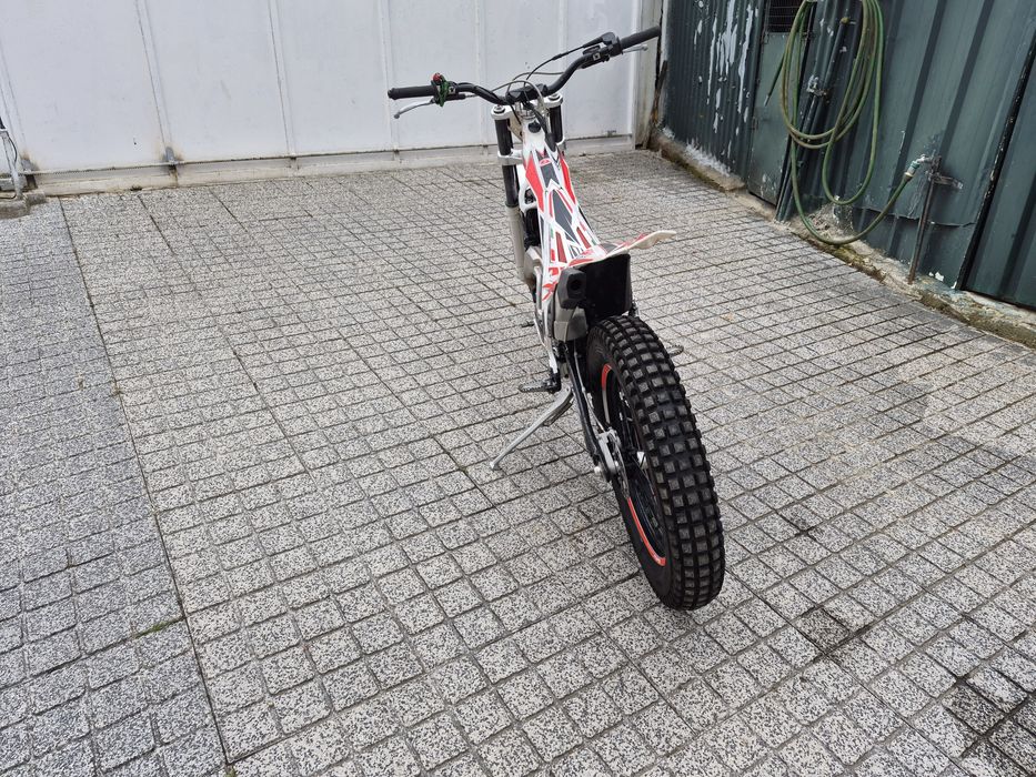 Beta evo trial 300c 2 tempos de 2016 com poucas horas de uso