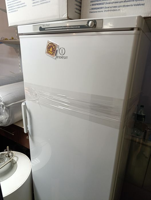 Морозильна камера Indesit