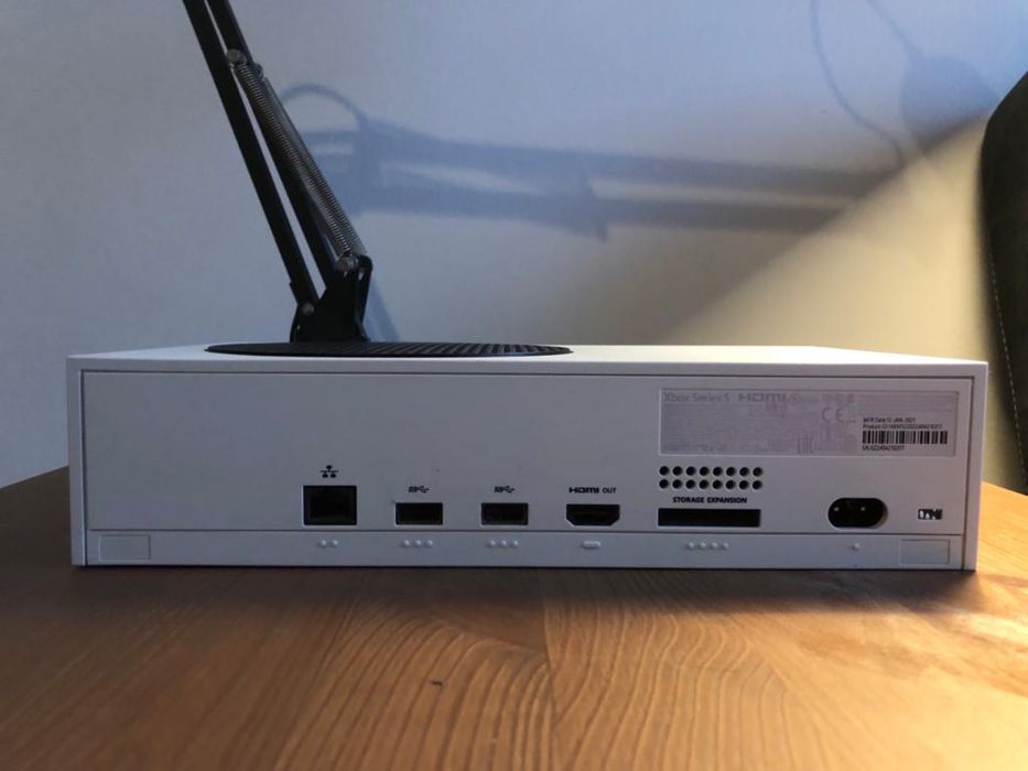 Consola Xbox series S com 1 comando