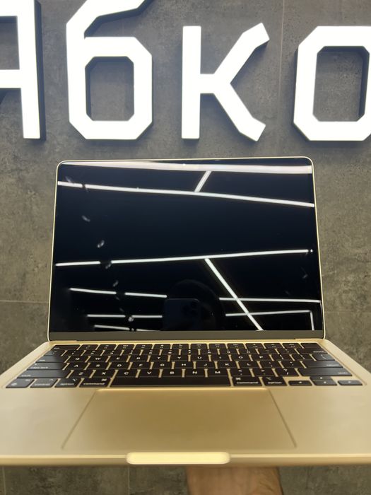 Вживаний MacBook Air 13 М4 y ЯБКО (ТРК “Victory Plaza”) | КРЕДИТ