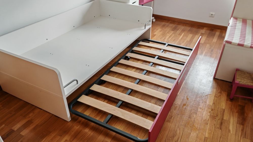 Cama infantil com possibilidade para colocar outro colchão