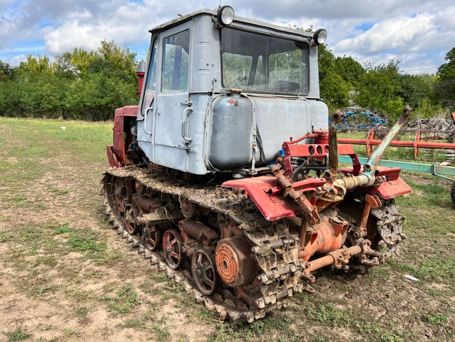 Трактор бульдозер т 150 гусеничный