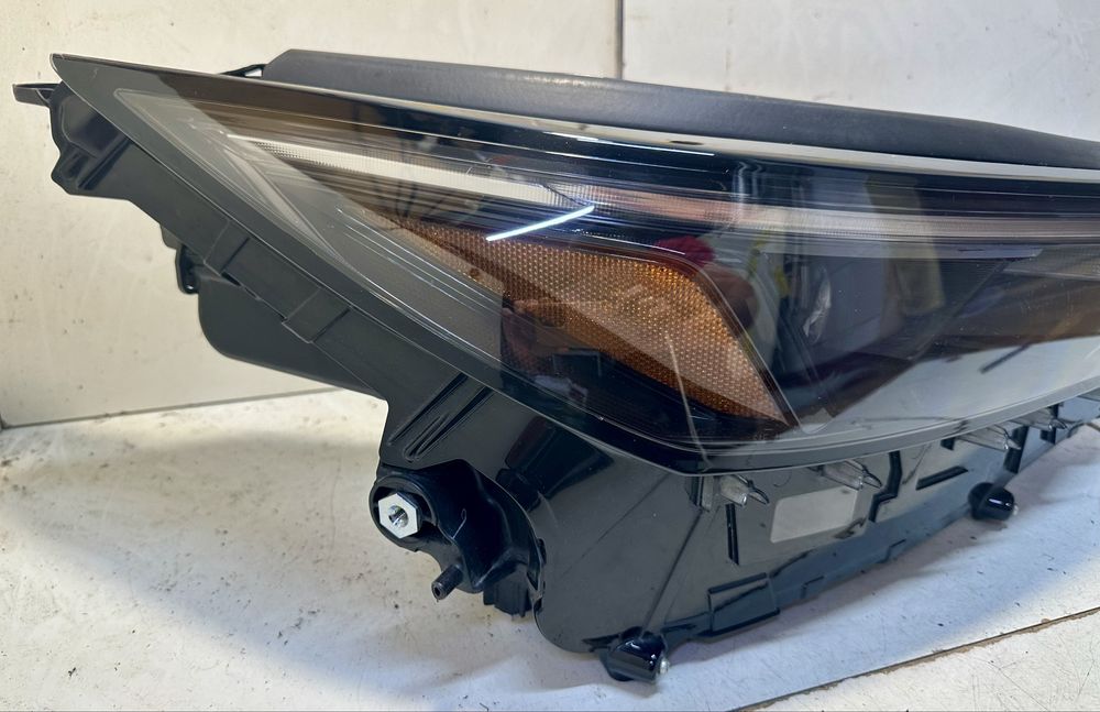 Фара правая Toyota Grand Highlander 2024 2025 USA