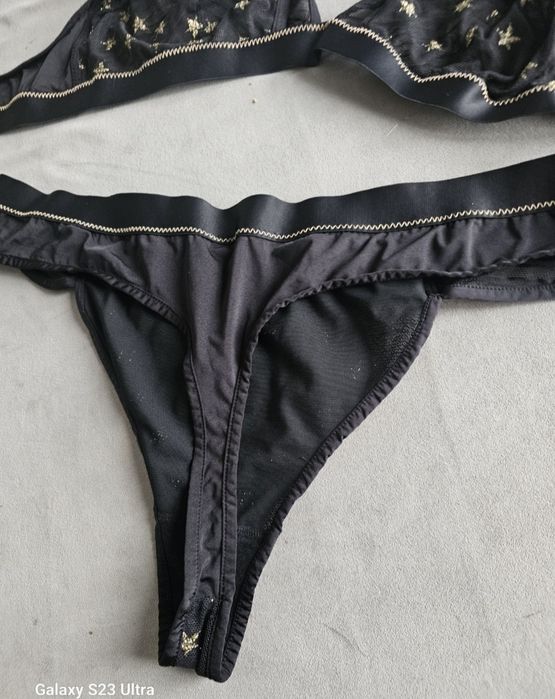 Komplet stanik 75B stringi L