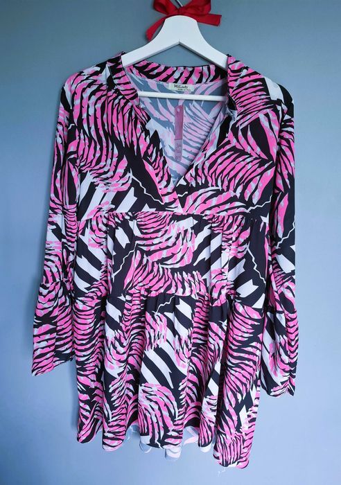 Neonowa sukienka oversize z falbankami