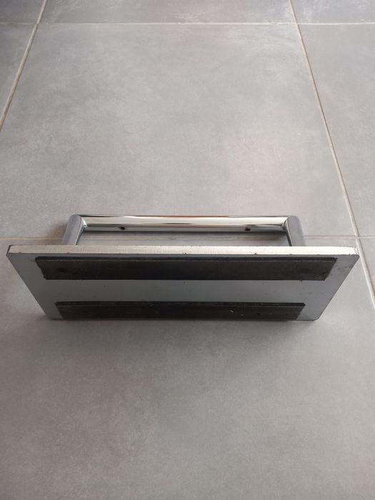 Suporte/apoio de pés para cabeleireiro/barbeiro em aço inoxidavel

50