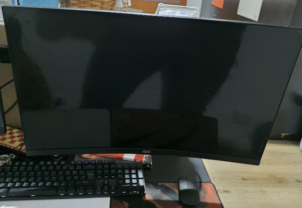 Monitores e itens de informática