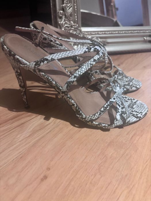 Sandałki na szpilce KAZAR