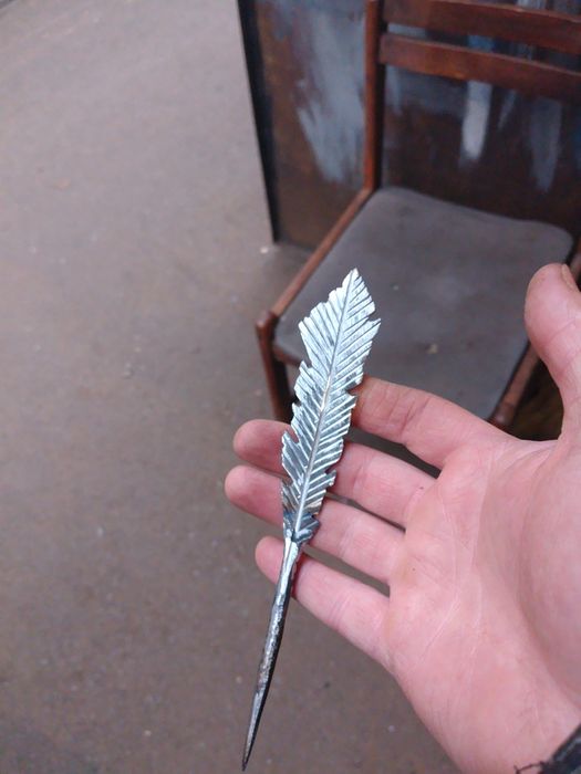 Перо ігла металеве