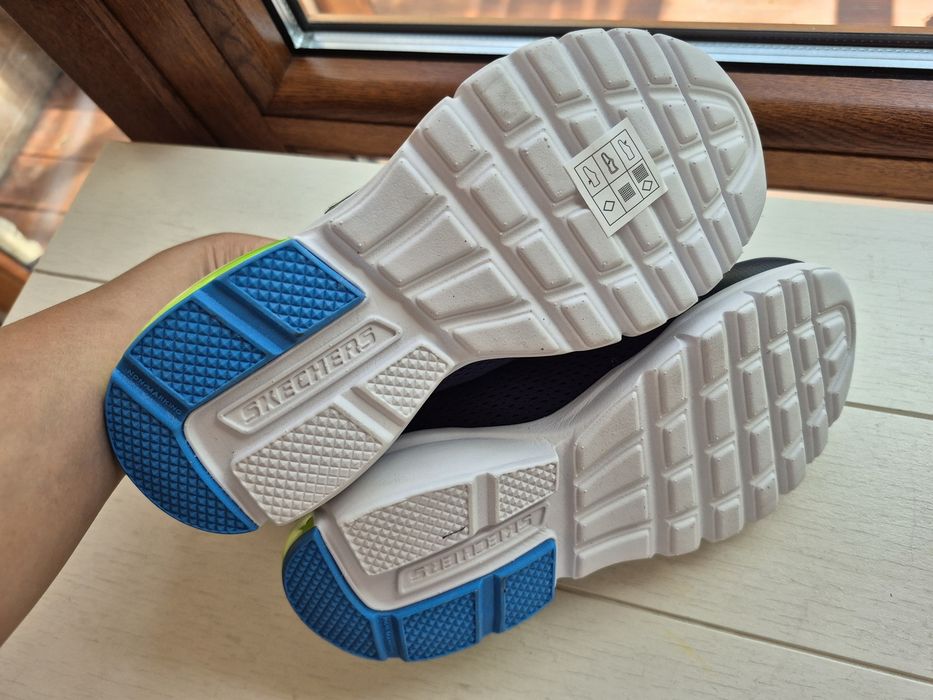 Buty Adidasy Wsuwane Skechers 32